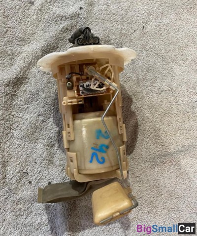 Насос топливный Nissan Sunny 15 - купить Абинске