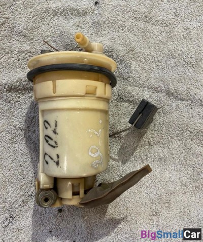 Насос топливный Toyota Spacio 1NZ - купить Абинске