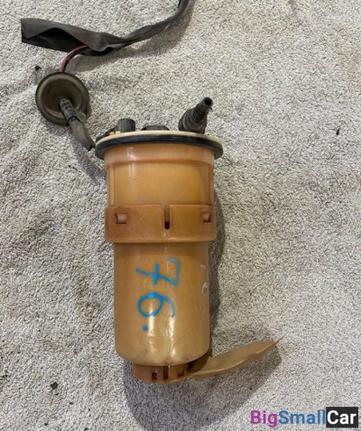 Насос топливный Toyota Platz 2000 - купить Абинске