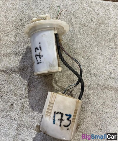 Насос топливный Toyota auris - купить Абинске