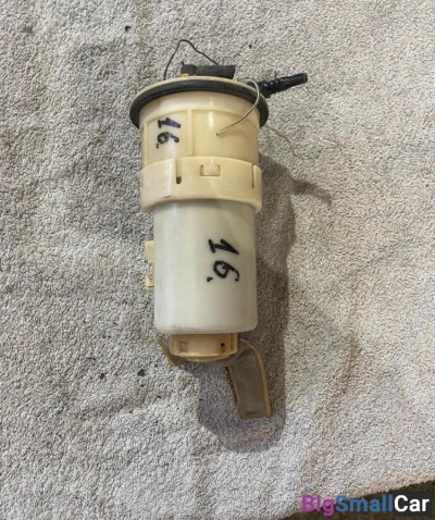 Насос топливный Toyota IST 1NZ - купить Абинске