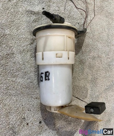 Насос топливный Toyota Funcargo - купить Абинске