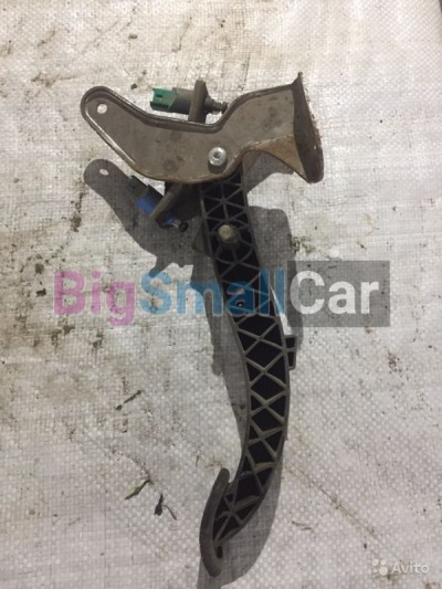 Педаль сцепления Renault Megane 2 рено меган 2 - купить Абинске